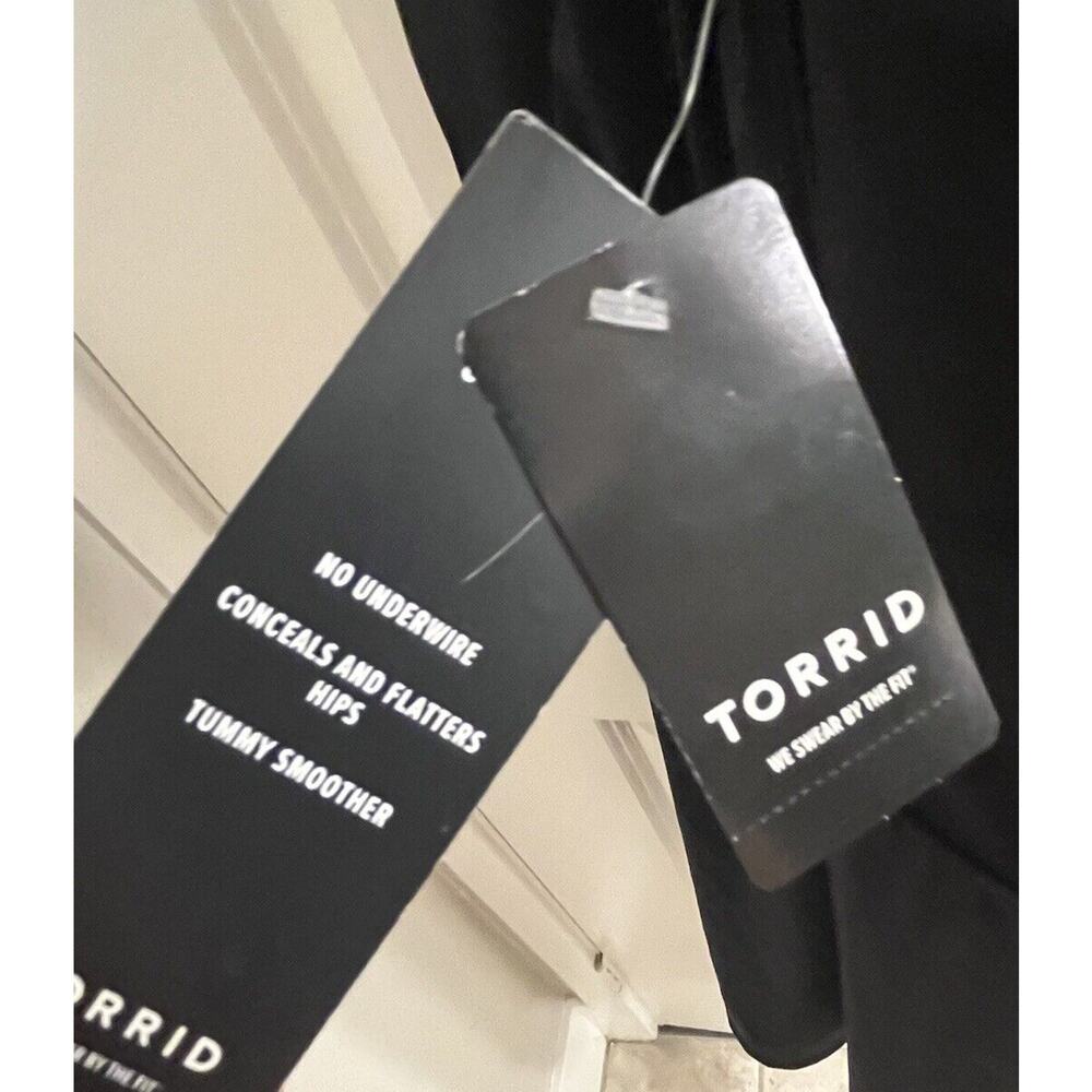 NWT Torrid Women’s Black Wireless Rouched top Swim skater dress Size 6 - Picture 7 of 8